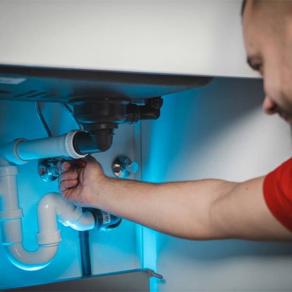 Emergency plumbing service
